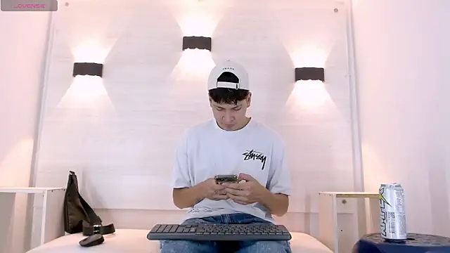 Jhojan twink online show from October 12, 1:38 pm