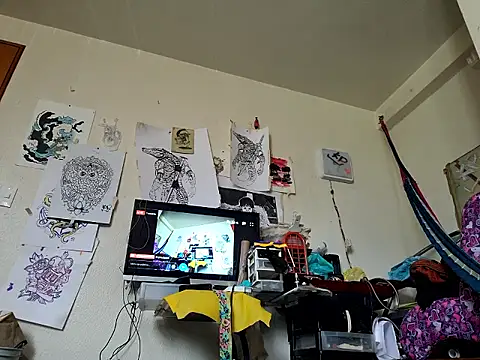 000upskirt000 online show from May 19, 6:14 pm