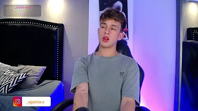 LiamWildx20 online show from March 30, 5:08 am