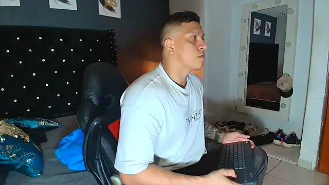 ethan dalton  online show from September 19, 3:07 am