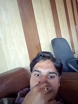 johnny8731 online show from February 8, 9:37 am