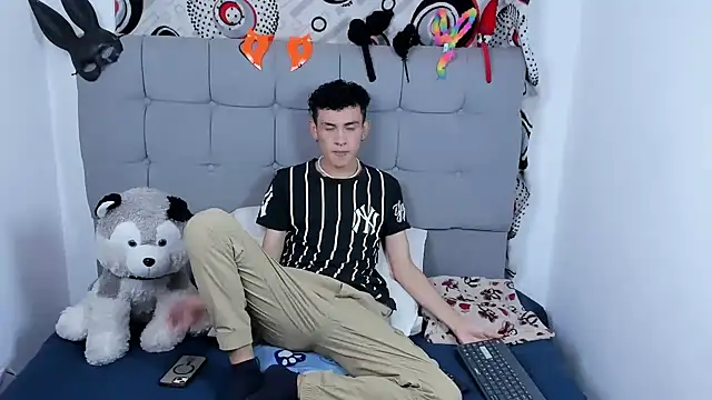 jeims hotboy online show from September 11, 3:16 am