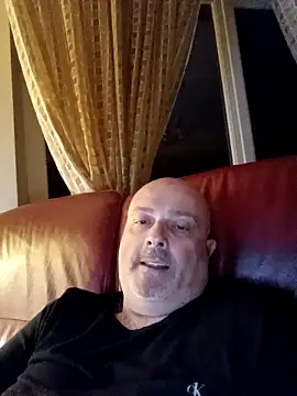 Alexis Bull online show from March 8, 11:31 pm