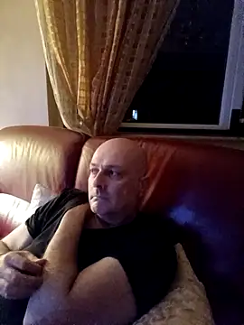 Alexis Bull online show from February 8, 11:53 pm