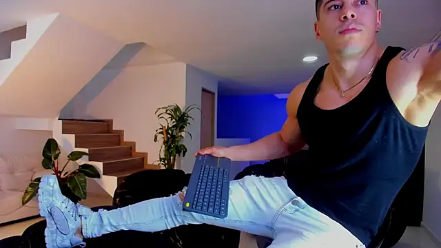 Lukas Green online show from April 3, 8:49 pm