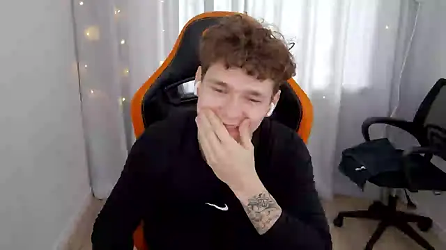 DanyDavis online show from April 10, 9:27 am