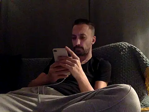 who am i x404 online show from January 12, 8:13 pm