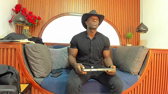 Snapshot of MarcusBlack_ chatting on October 22, 11:47 am MarcusBlack online show from October 22, 11:47 am