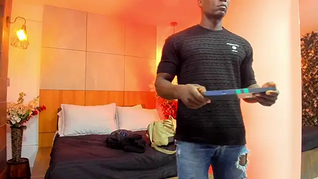 MarcusBlack  online show from March 25, 11:47 am