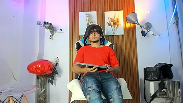 Jhossua  online show from September 19, 11:10 am