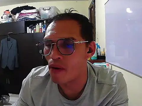 DOBLEWYOSK69G online show from September 11, 5:17 am