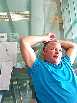 cubanitofeliz40 online show from November 3, 8:10 pm