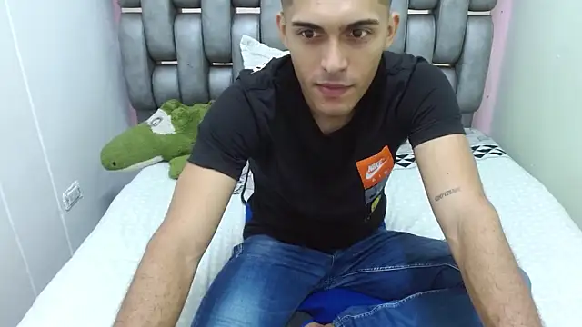 Derek Storm  online show from October 25, 10:39 am