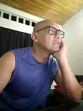 Snapshot of jorge406 chatting on October 24, 12:35 am jorge406 online show from October 24, 12:35 am