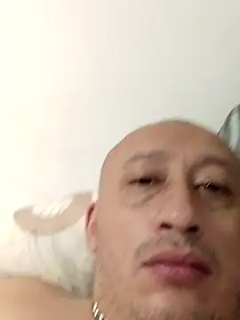 Snapshot of ScuffingBungalow chatting on October 5, 6:06 am ScuffingBungalow online show from October 5, 6:06 am