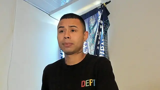  Logan Colton  online show from February 14, 6:58 pm