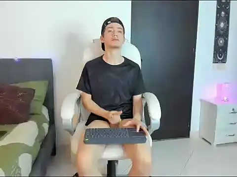 ThiagooJames online show from February 3, 6:22 am