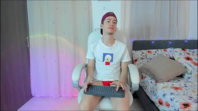 ThiagooJames online show from January 13, 1:21 am