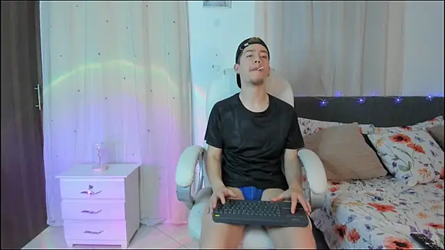 ThiagooJames online show from January 10, 5:56 am