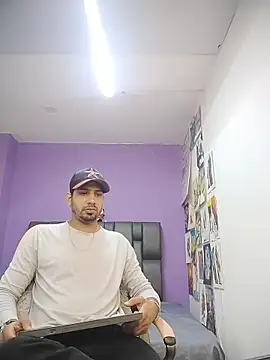 ashtoncooperr online show from February 15, 7:00 pm