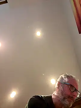 Woodchip online show from October 10, 7:02 am