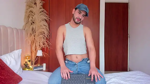 Snapshot of Dark_beauty2 chatting on September 10, 7:34 pm Dark beauty2 online show from September 10, 7:34 pm