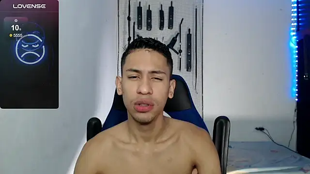 dylan apol0 online show from October 1, 3:43 am