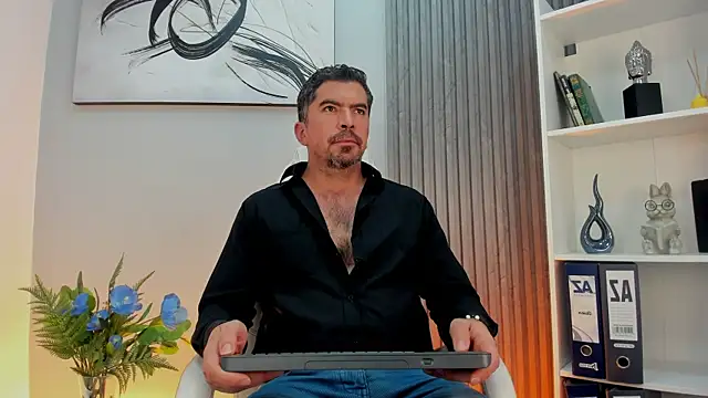 JuanKFit 45 online show from May 26, 4:41 am