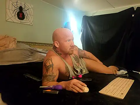 Snapshot of AntMeich6969 chatting on October 13, 12:38 am AntMeich6969 online show from October 13, 12:38 am