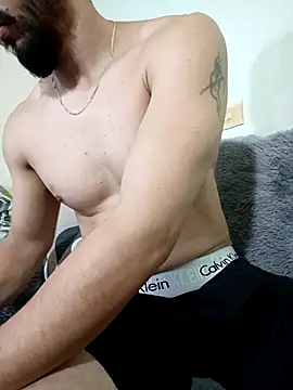 Snapshot of Maximiliano444 chatting on October 5, 1:20 am Maximiliano444 online show from October 5, 1:20 am