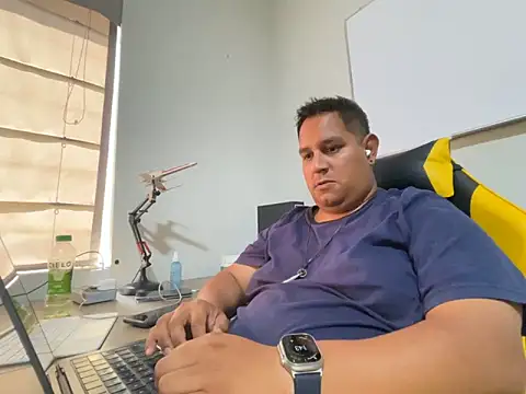 Gordito319 online show from April 19, 6:43 pm