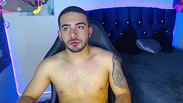 adamhairy online show from April 10, 7:43 pm