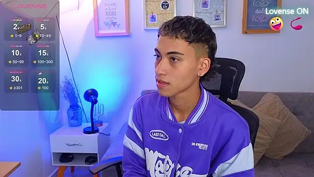 yulian vasquez online show from November 11, 12:32 pm