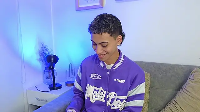 yulian vasquez online show from December 1, 12:30 pm