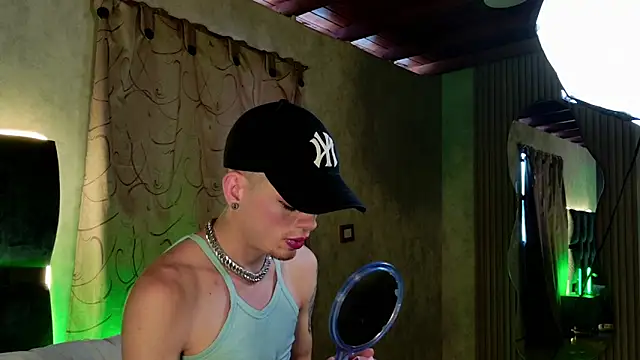 Taurito    online show from November 27, 9:51 pm