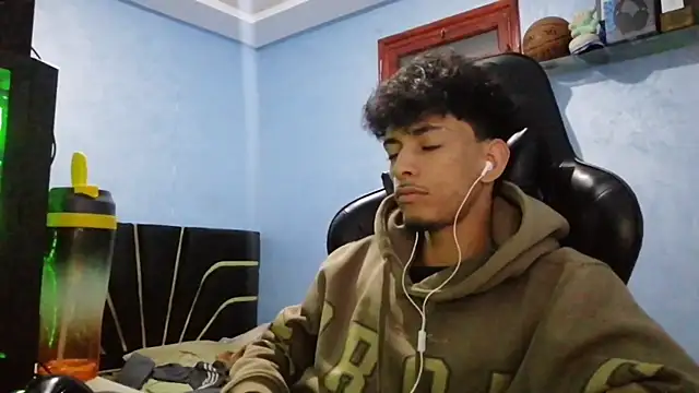 Dark DesireX online show from February 19, 12:30 am