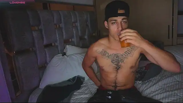 orionblaze69  online show from November 25, 12:23 am