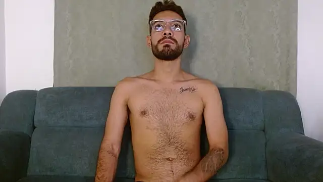 Snapshot of ReyPablo1 chatting on September 15, 11:28 pm ReyPablo1 online show from September 15, 11:28 pm