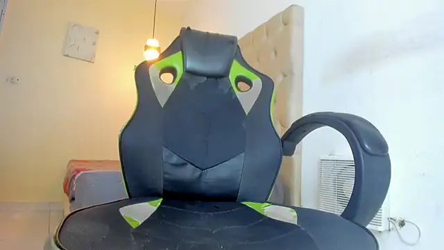 Darkknightx01 online show from January 7, 1:43 am