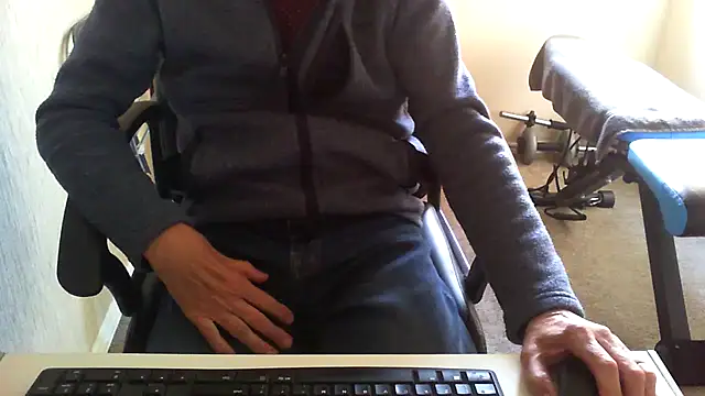 Snapshot of rogpb chatting on October 8, 3:16 pm rogpb online show from October 8, 3:16 pm