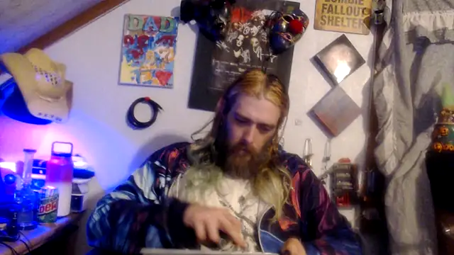 thejuicybacon online show from May 29, 10:14 am