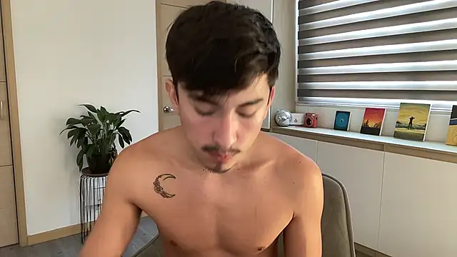 sweettaaron01 online show from October 22, 5:27 pm