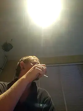 Snapshot of piercingpik chatting on October 15, 7:21 pm piercingpik online show from October 15, 7:21 pm