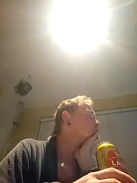 Snapshot of piercingpik chatting on September 23, 9:58 pm piercingpik online show from September 23, 9:58 pm