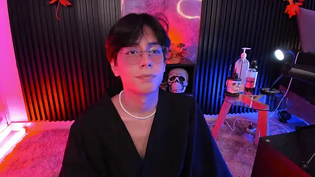 luixdust  online show from October 17, 6:06 am