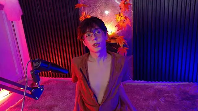 luixdust  online show from October 2, 4:27 am