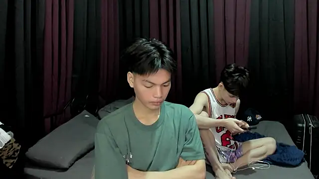 hotfreshdior online show from December 16, 7:43 pm