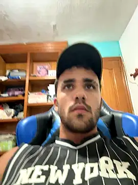 aavrdvh33 online show from October 4, 11:09 pm