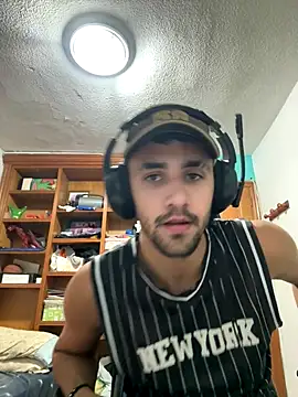 aavrdvh33 online show from October 6, 9:41 pm