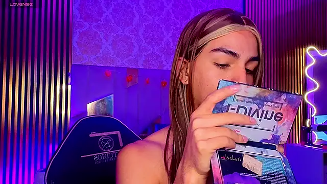 LIHIAN TAY online show from April 14, 12:05 pm